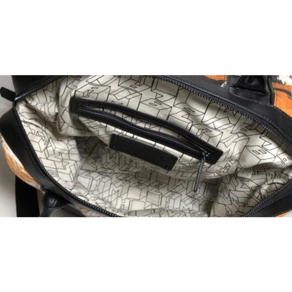 L.A.M.B. LAMB BY GWEN STEFANI FOR LIFE GYM BAG - Picture 8 of 9